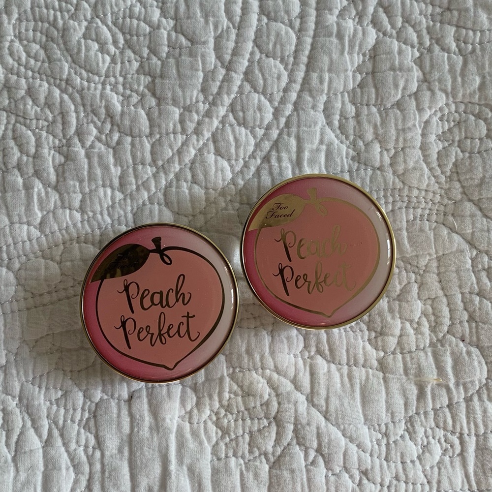 2 Too faced peach perfect setting powder
